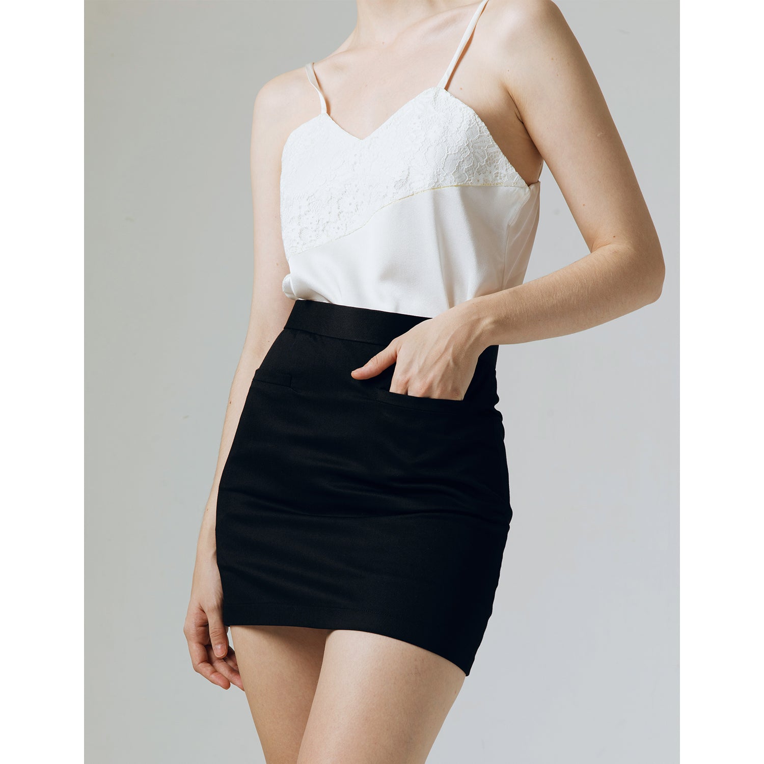 WILMA DOUBLE POCKET MINI SKIRT