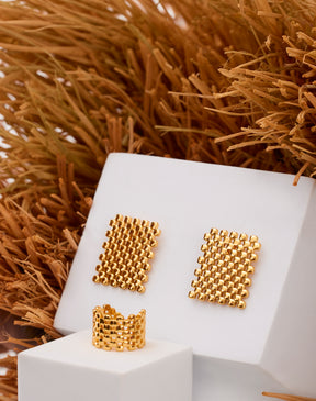 Saka Stud Earrings